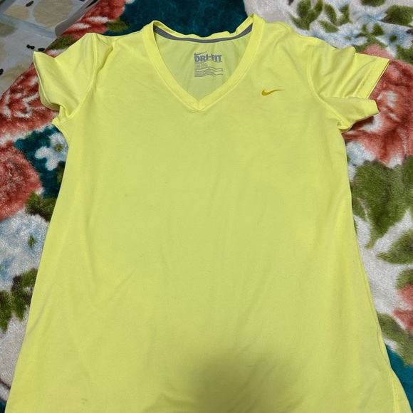 Nike Women T-shirt sz M - Picture 1 of 1
